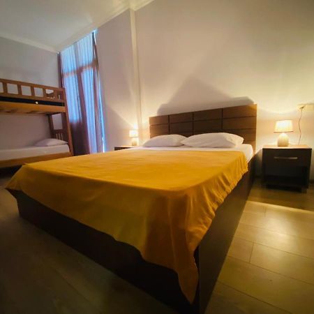 Aparthotel Mimino à Batoumi Extérieur photo