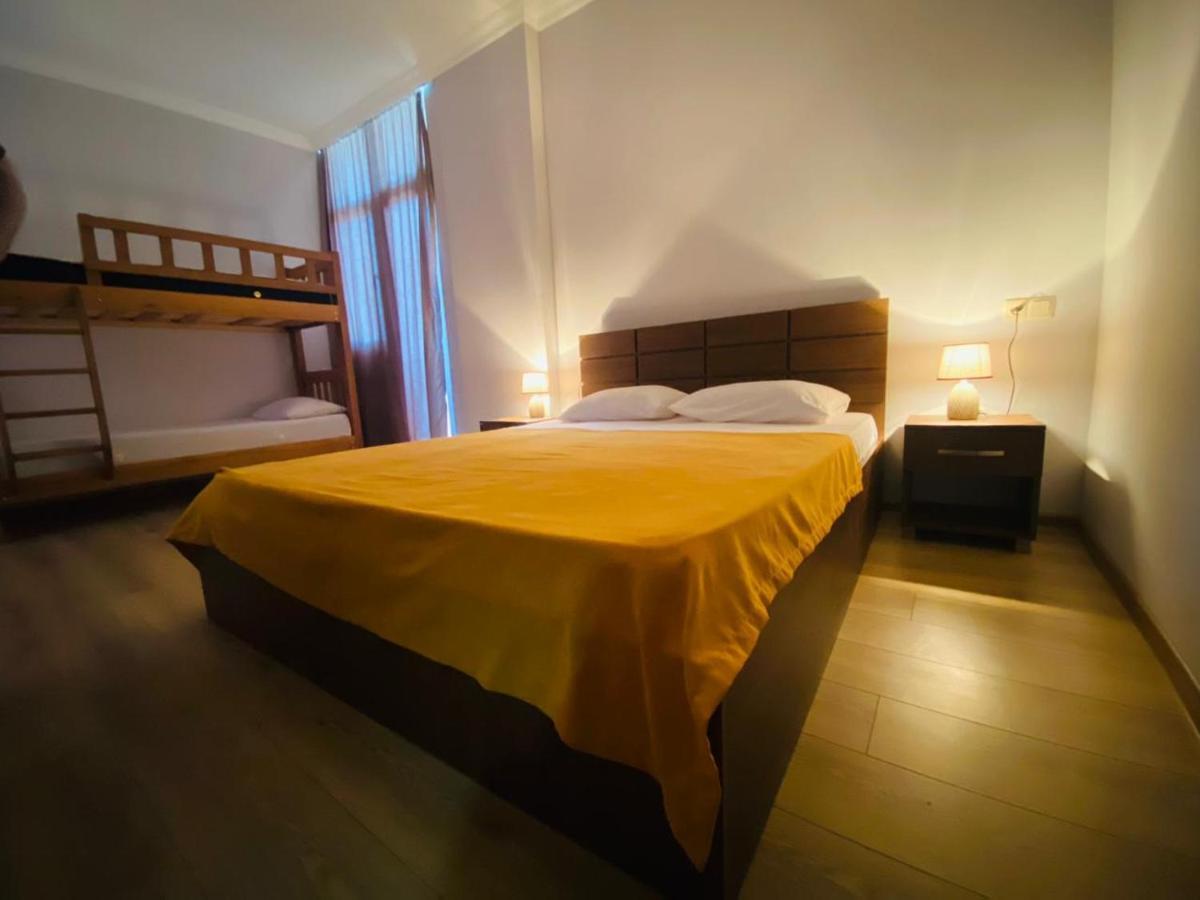 Aparthotel Mimino à Batoumi Extérieur photo